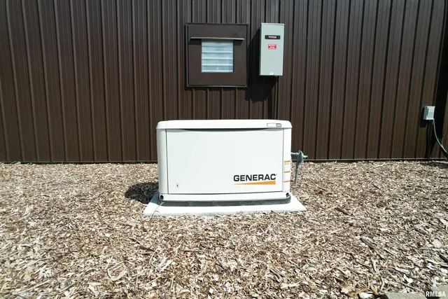 $349,000 | 4636 Kinoka Road, Alma, IL 62807