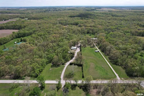 $325,000 | 4636 Kinoka Road, Alma, IL 62807