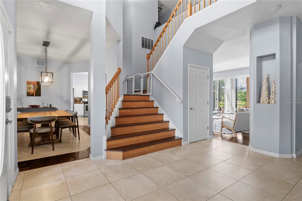 2264 Stone Cross Circle Orlando, FL 32828 - Photo 5 of 45 a view of entryway and hall
