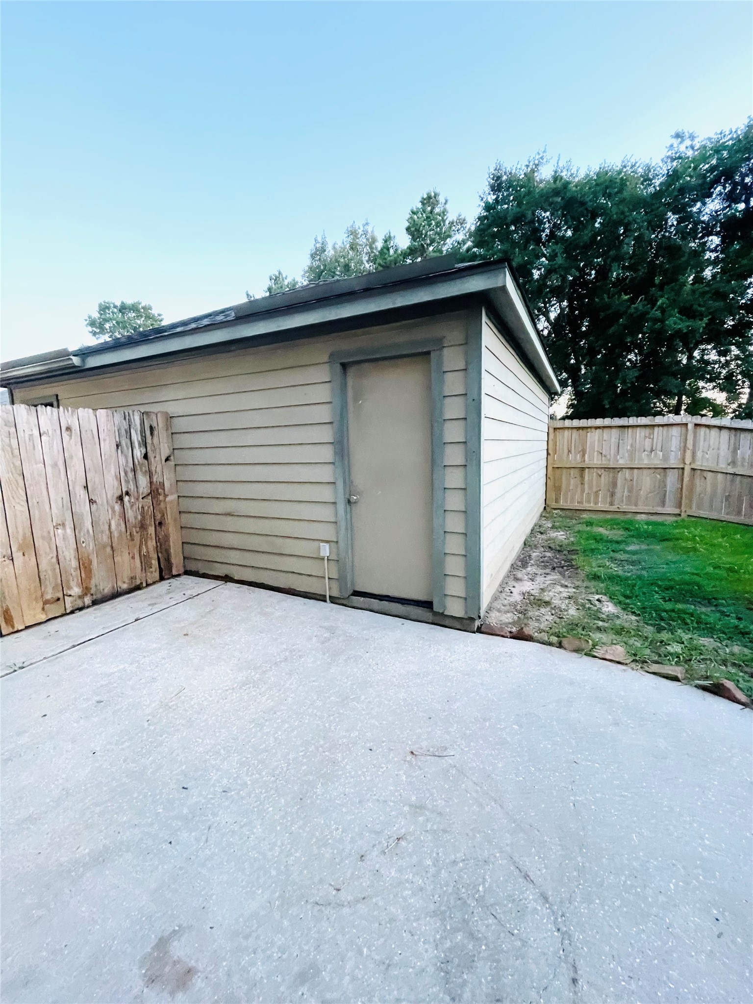 23623 Twisting Falls Drive Spring, TX 77373 - Photo 40 of 46 Patio and Garage