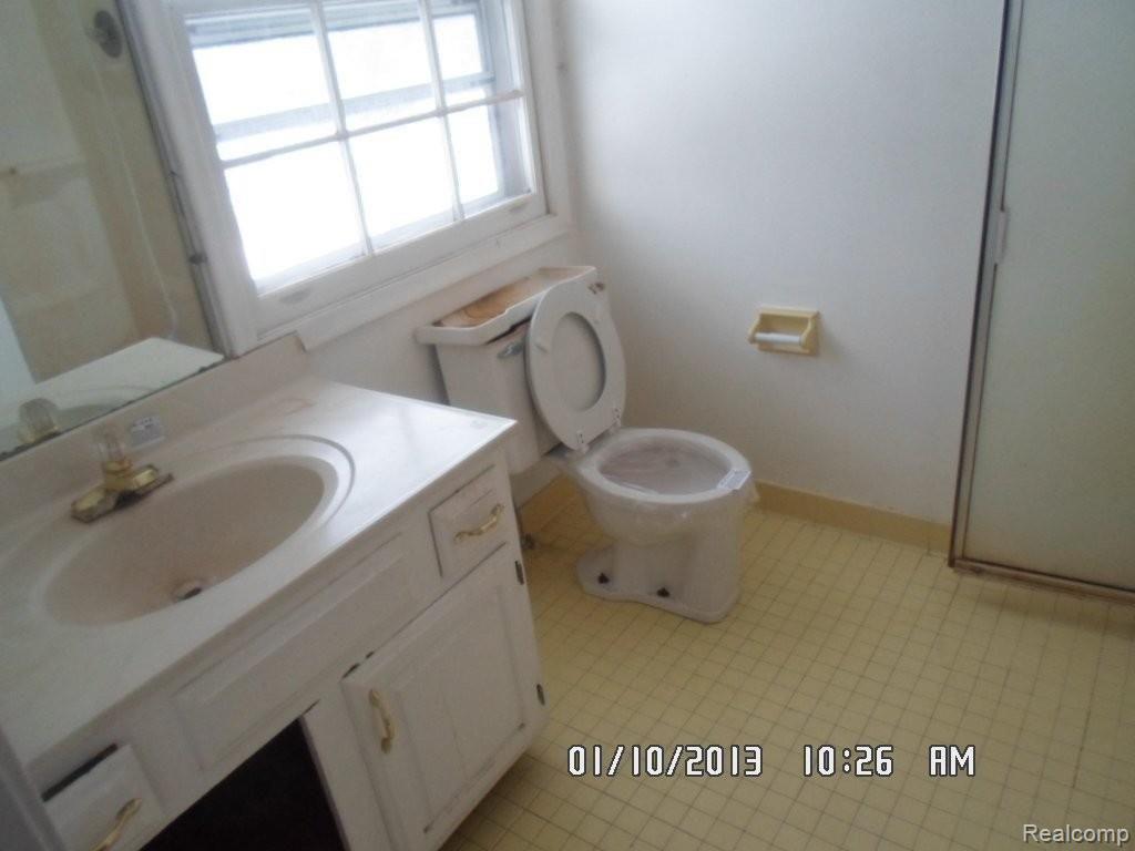 1933 Devonshire Road Bloomfield Hills, MI 48302 - Photo 14 of 14 046.JPG
