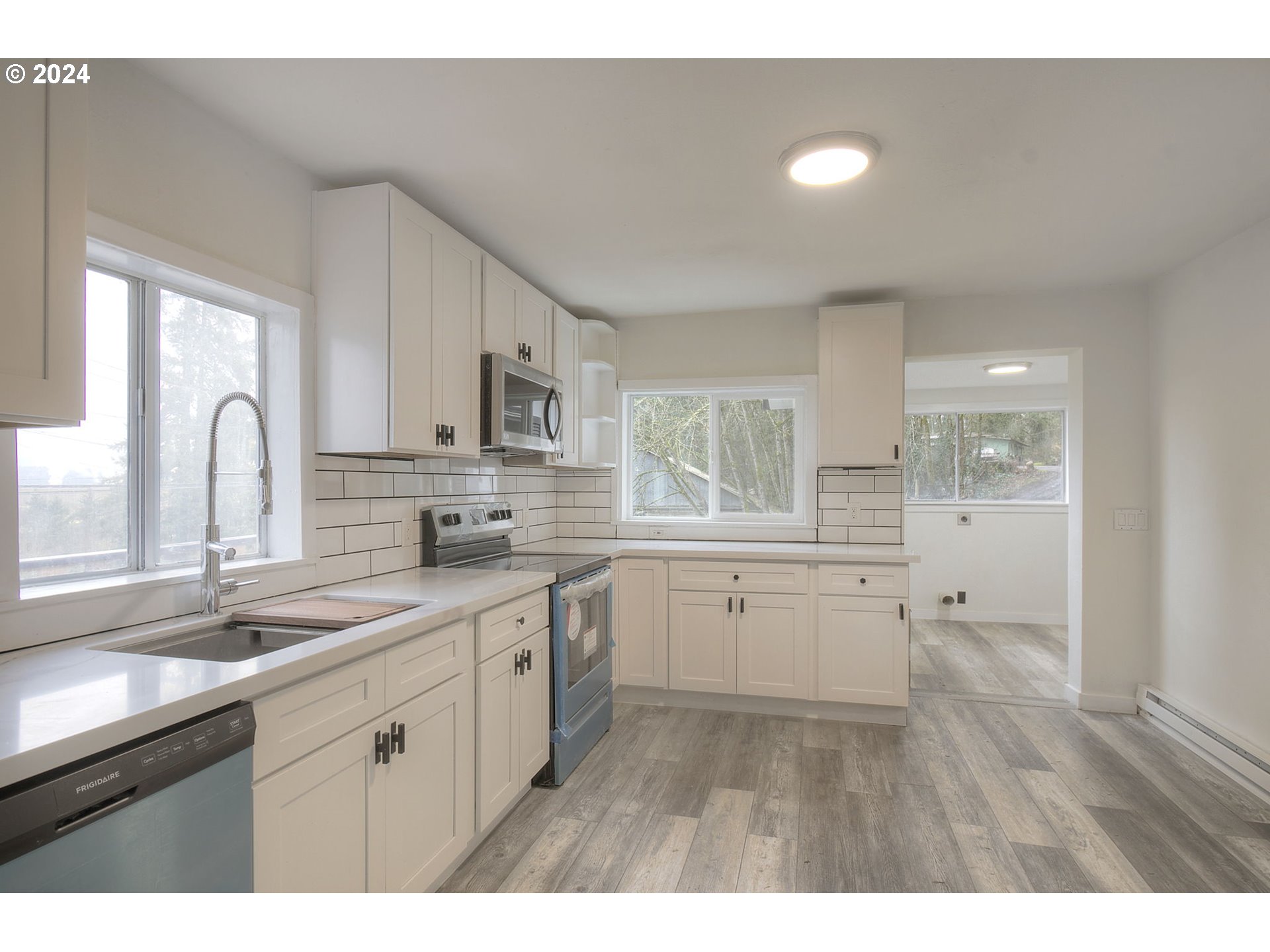 18878 Mallory Park Road Clatskanie, OR 97016 - Photo 14 of 28 Kitchen