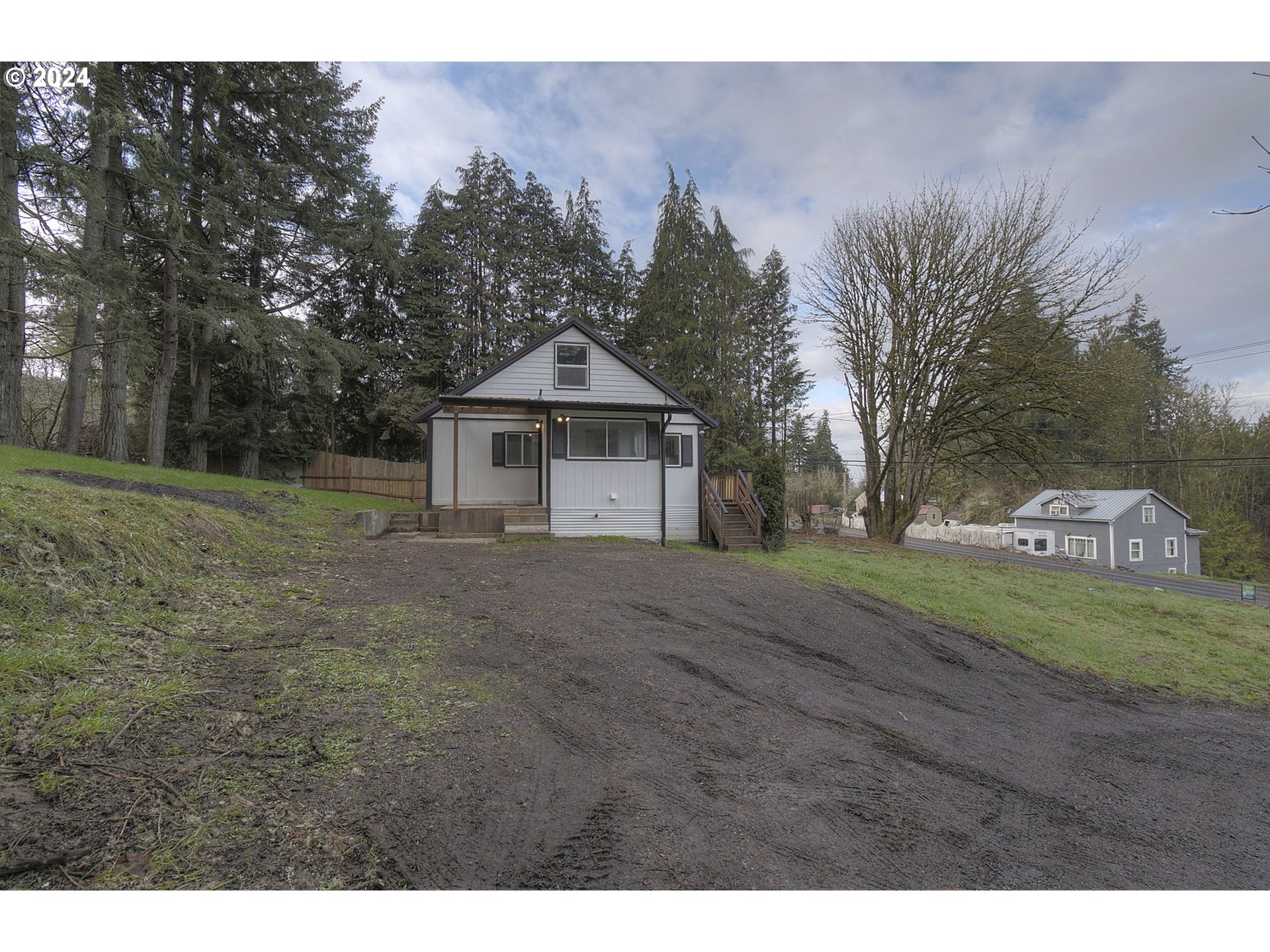 18878 Mallory Park Road Clatskanie, OR 97016 - Photo 2 of 28 Driveway