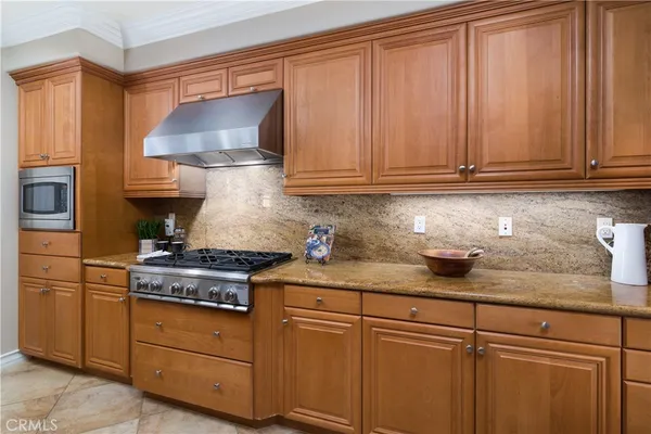 $7,700 | 114 Tearose, Irvine, CA 92603