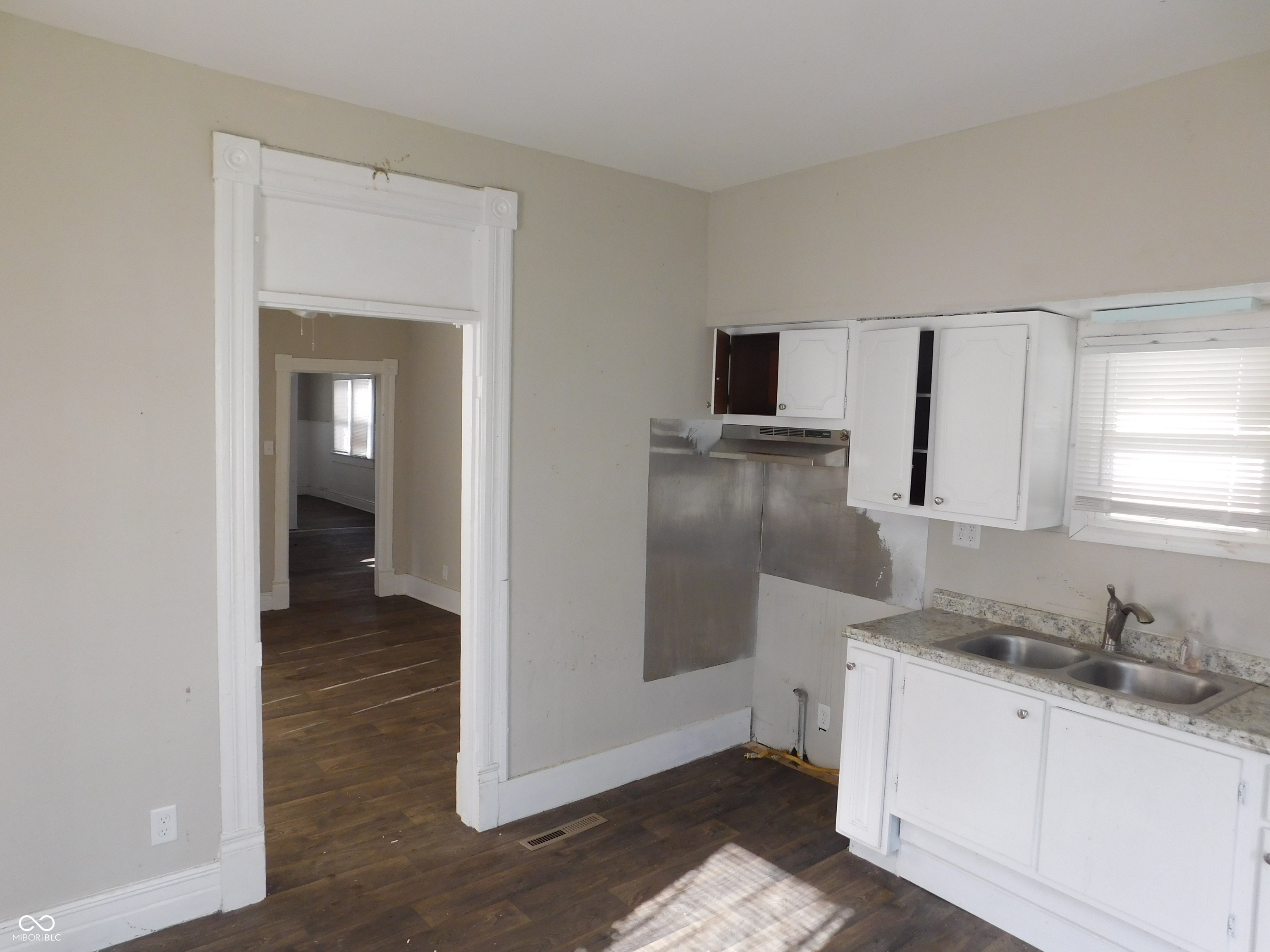 727 West 9th Street Anderson, IN 46016 - Photo 10 of 14