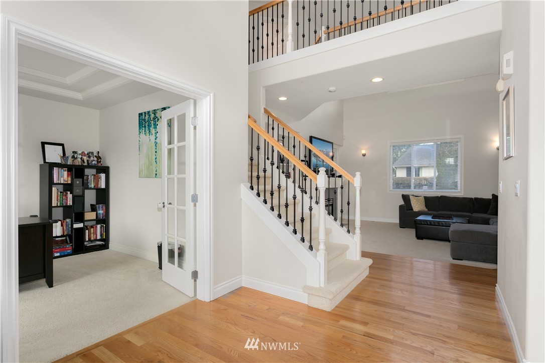 2015 Elma Place Northeast Renton, WA 98059 - Photo 2 of 25