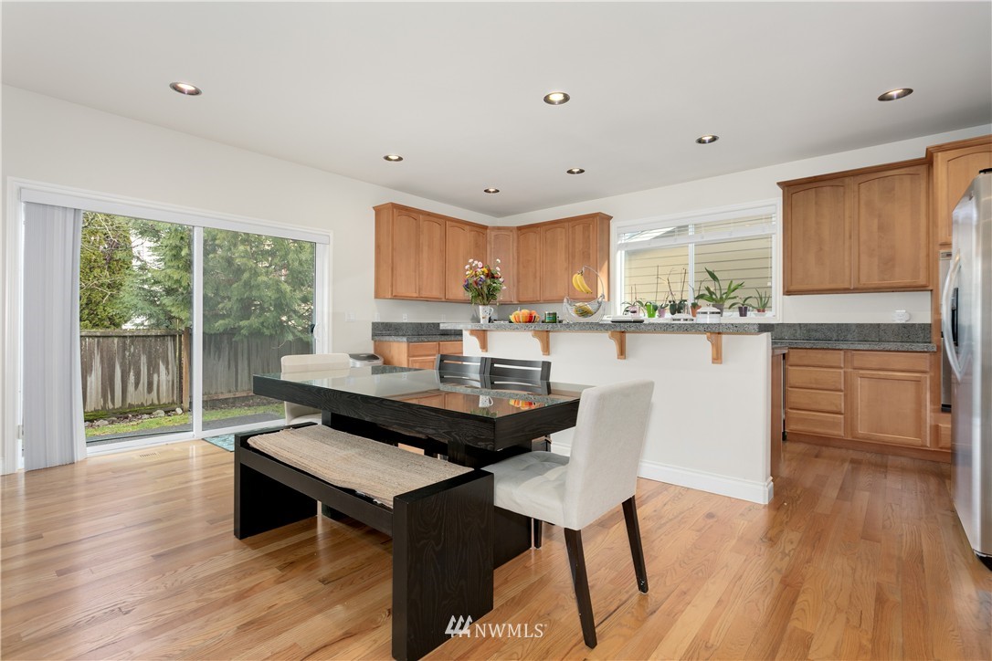 2015 Elma Place Northeast Renton, WA 98059 - Photo 11 of 25