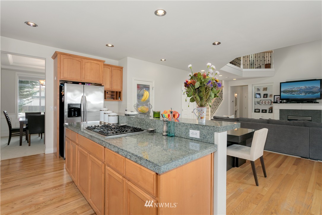 2015 Elma Place Northeast Renton, WA 98059 - Photo 13 of 25