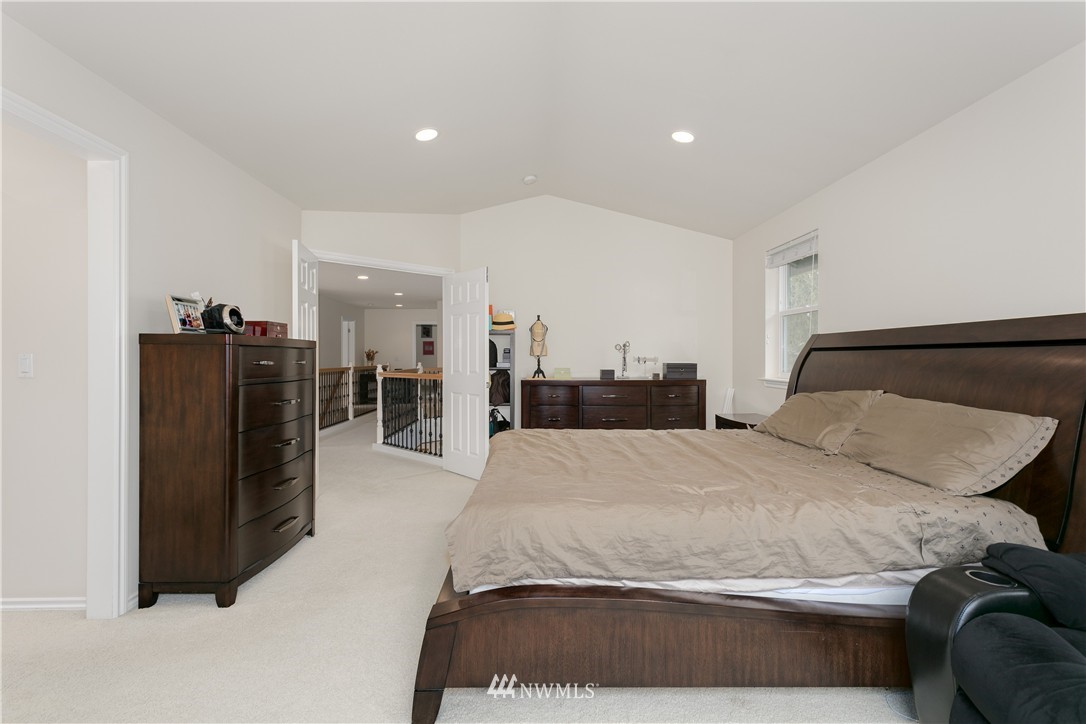 2015 Elma Place Northeast Renton, WA 98059 - Photo 16 of 25