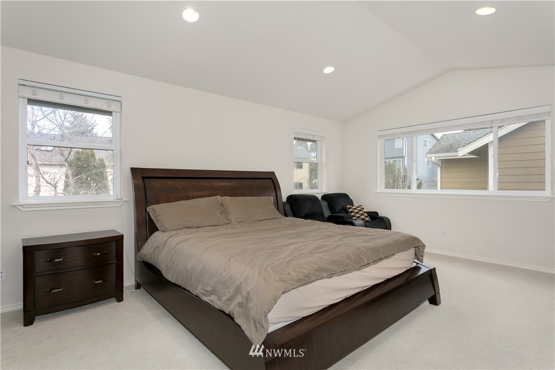 2015 Elma Place Northeast Renton, WA 98059 - Photo 17 of 25
