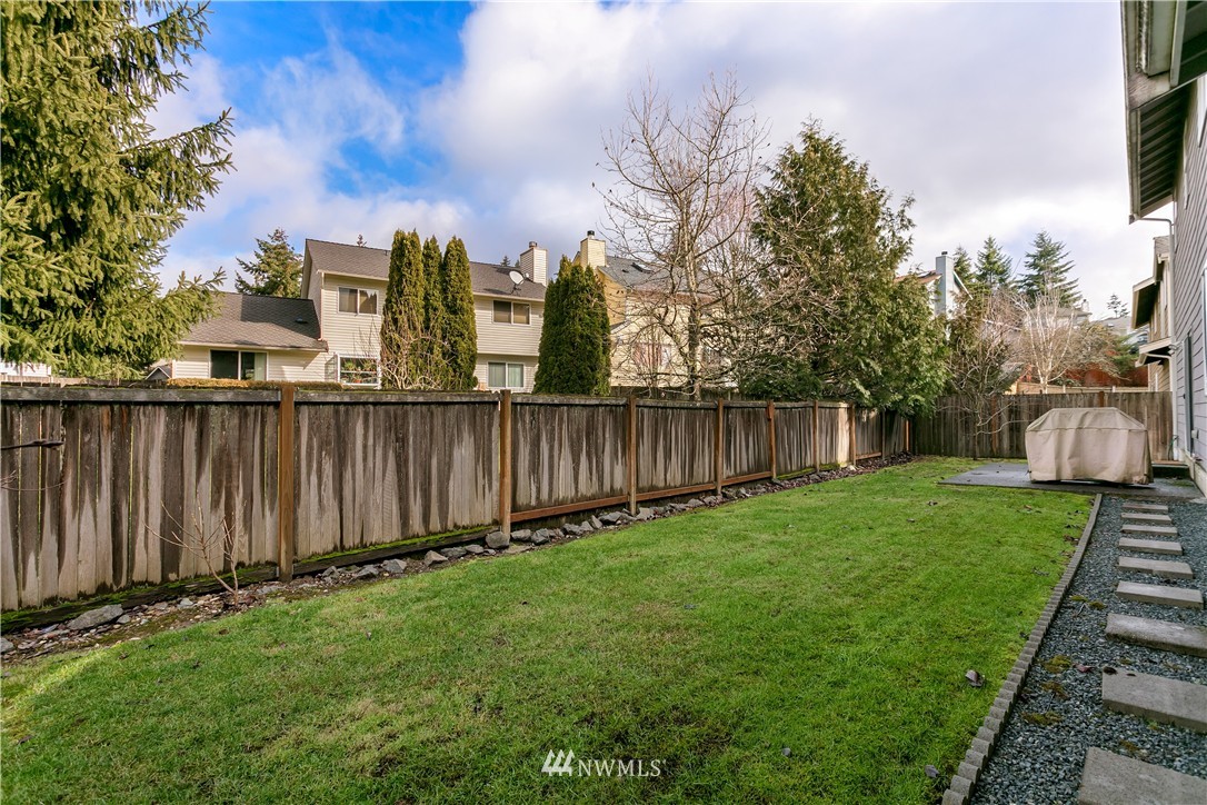 2015 Elma Place Northeast Renton, WA 98059 - Photo 24 of 25
