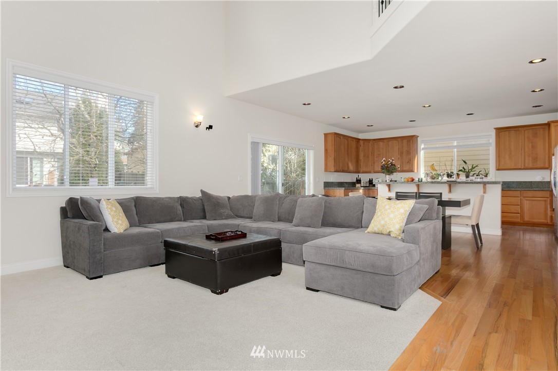 2015 Elma Place Northeast Renton, WA 98059 - Photo 4 of 25