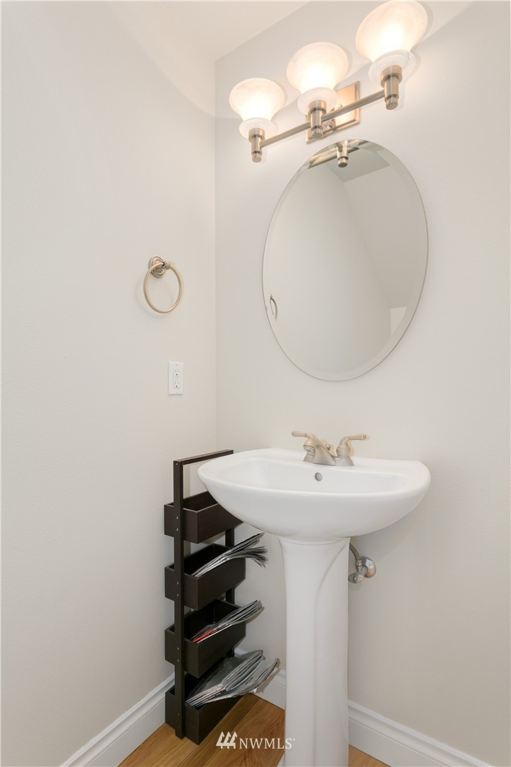 2015 Elma Place Northeast Renton, WA 98059 - Photo 10 of 25