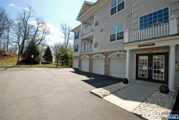 $615,000 | 5 Slate Court, Unit A3, Woodland Park, NJ 07424