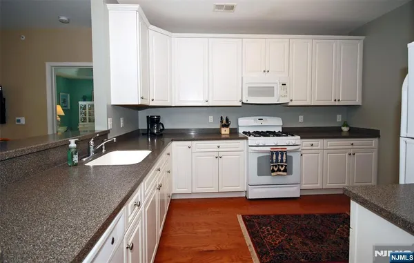 $615,000 | 5 Slate Court, Unit A3, Woodland Park, NJ 07424