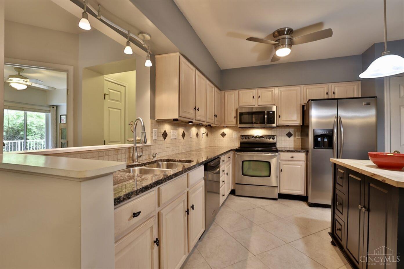5315 Cooper Road, Unit G Montgomery, OH 45242 - Photo 16 of 35 Delightful!