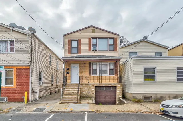 $2,700 | 96 West 21st Street, Bayonne, NJ 07002