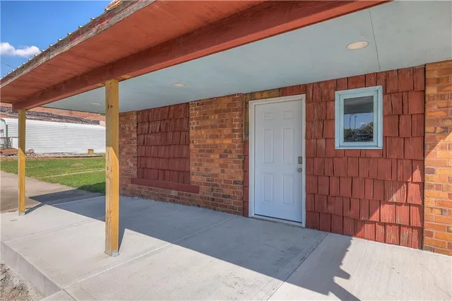 $139,900 | 117 South Main Street, Leeton, MO 64761