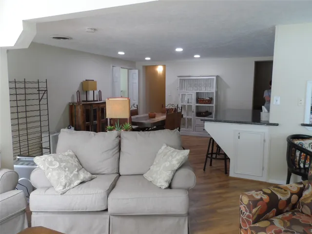 $2,450 | 13545 Northshore Loop, Conroe, TX 77304