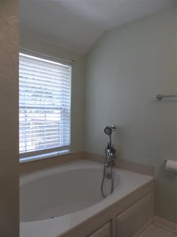 $2,450 | 13545 Northshore Loop, Conroe, TX 77304