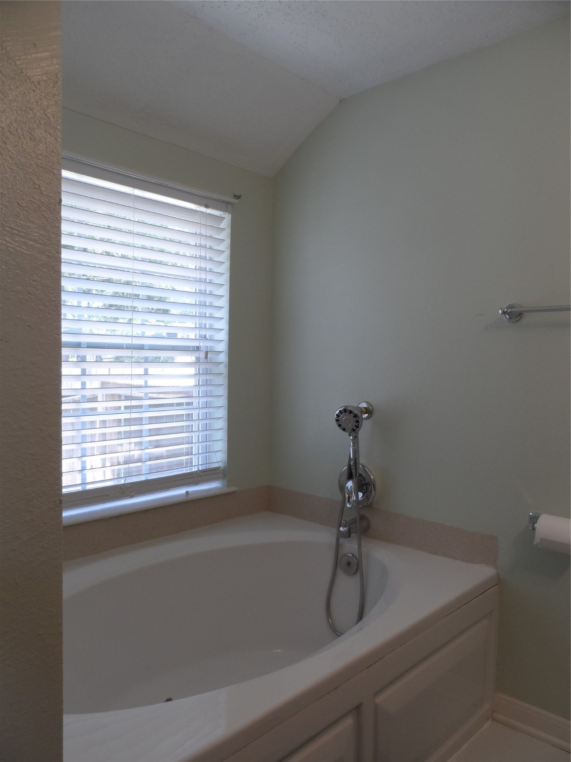 13545 Northshore Loop Conroe, TX 77304 - Photo 30 of 44