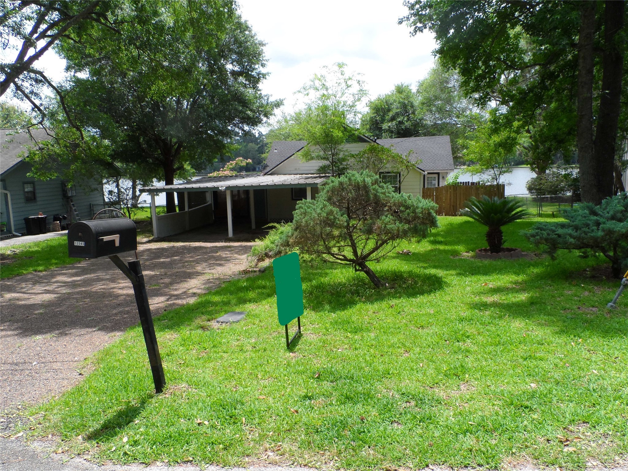 13545 Northshore Loop Conroe, TX 77304 - Photo 4 of 44