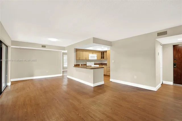 $280,000 | 9255 Southwest 125th Avenue, Unit 310R, Miami, FL 33186