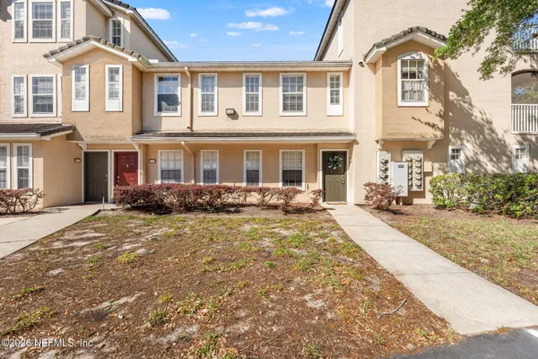 $230,000 | 10075 Gate Parkway North, Unit 1513, Jacksonville, FL 32246