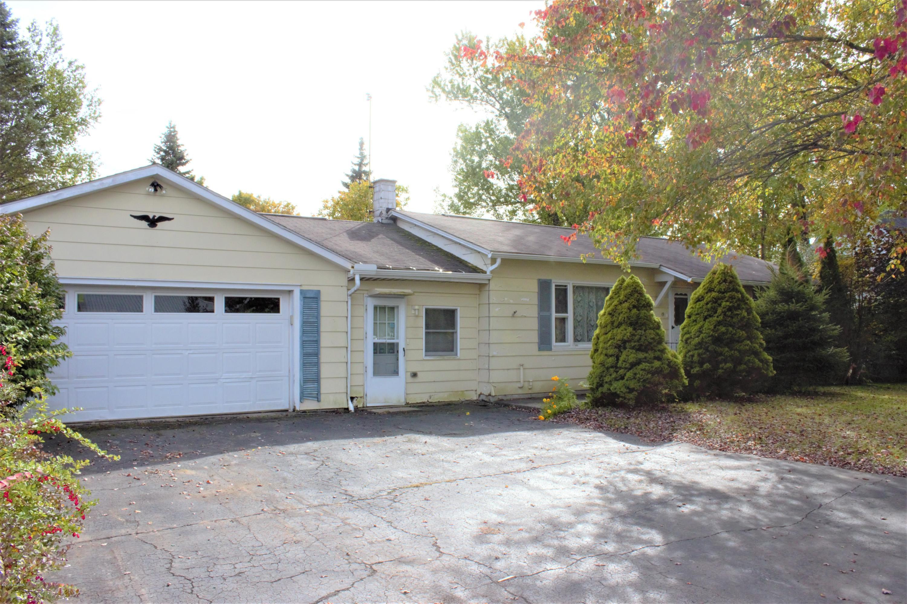 19 Maple Street Waymart, PA 18472 - Photo 1 of 27 IMG_2566 (2)