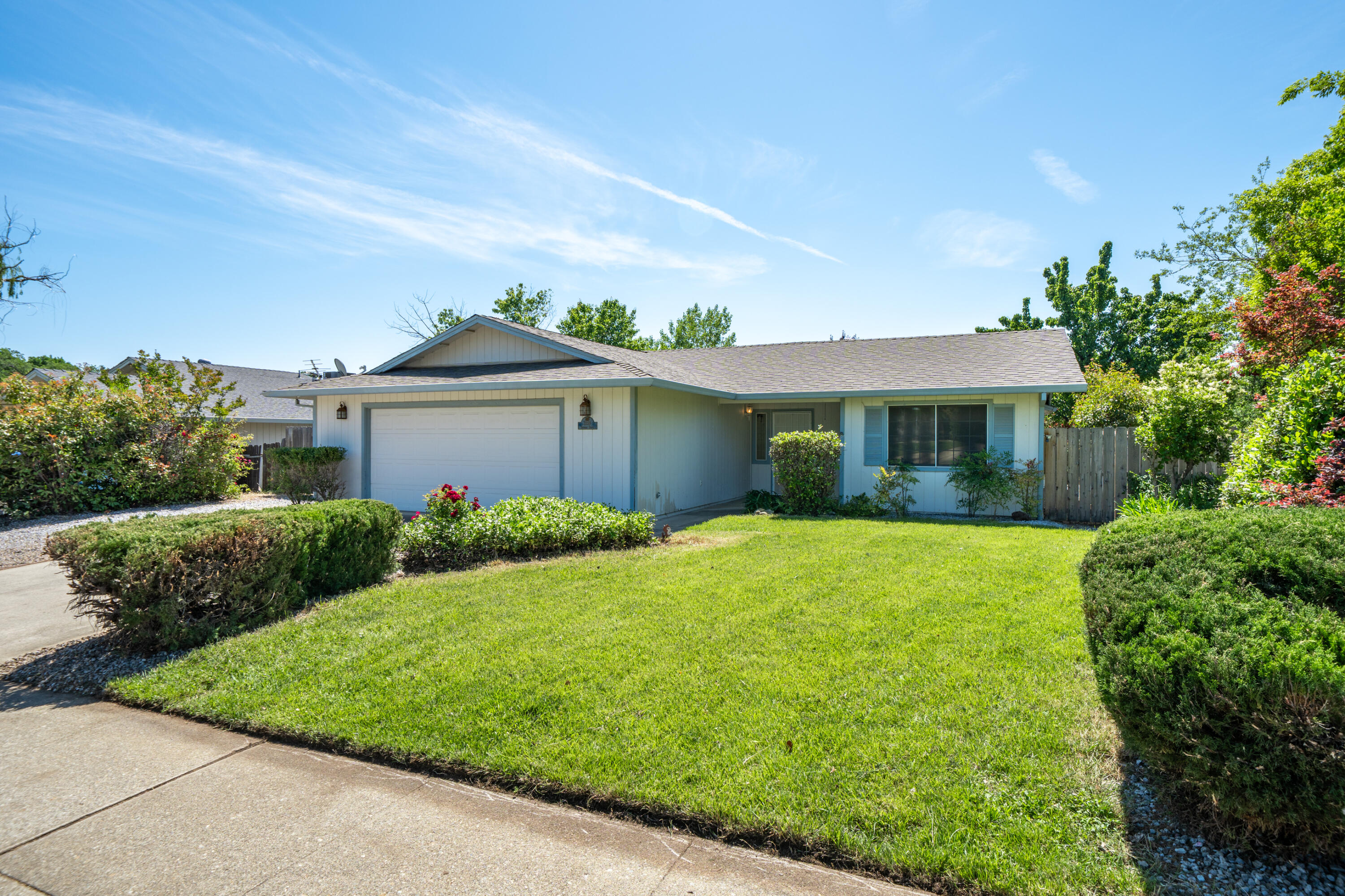 3559 Auburn Drive Redding, CA 96001 - Photo 3 of 69 3559 Auburn Dr-4