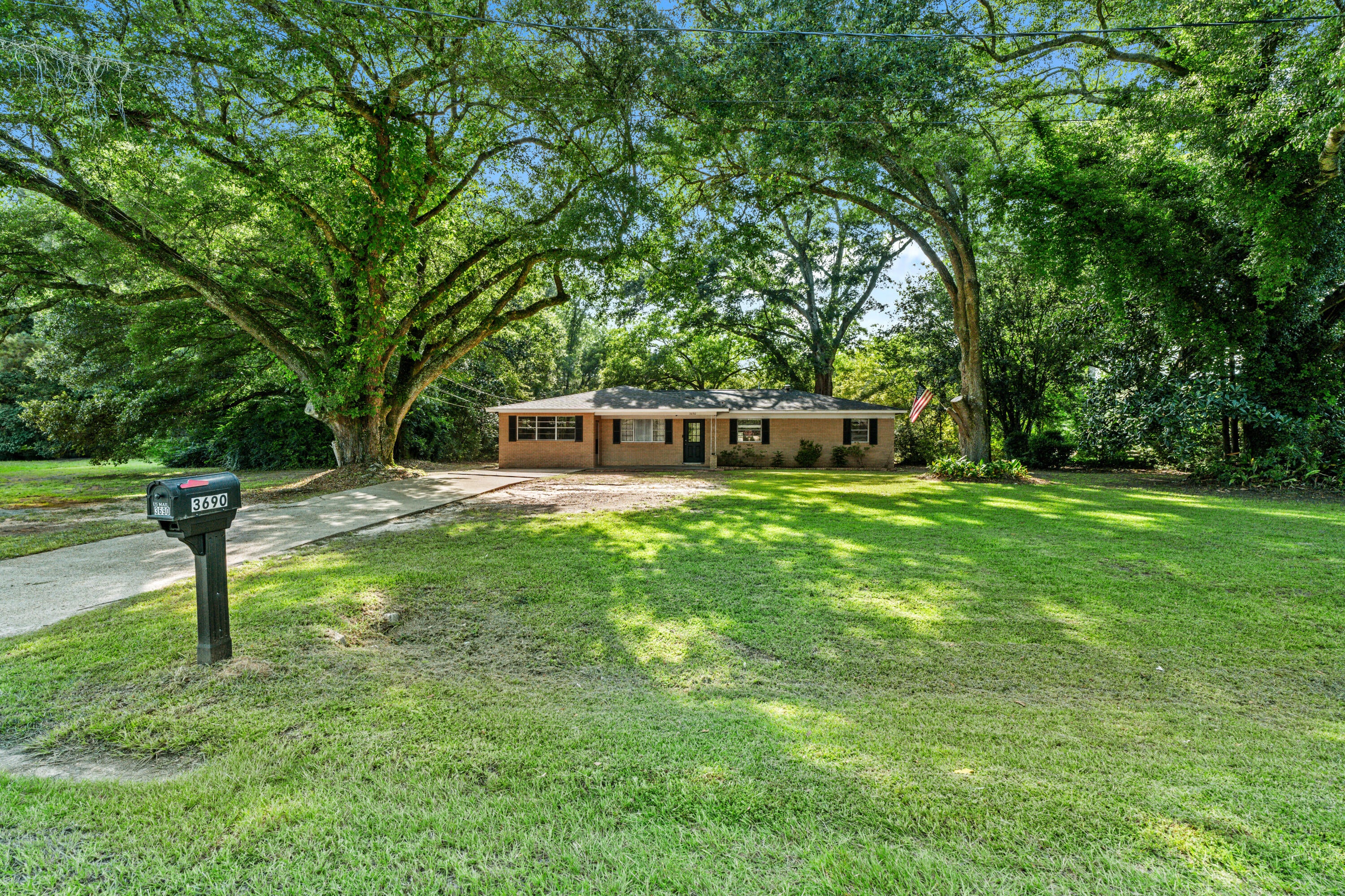 3690 Sharon Road Laurel, MS 39443 - Photo 1 of 1 Exterior Front