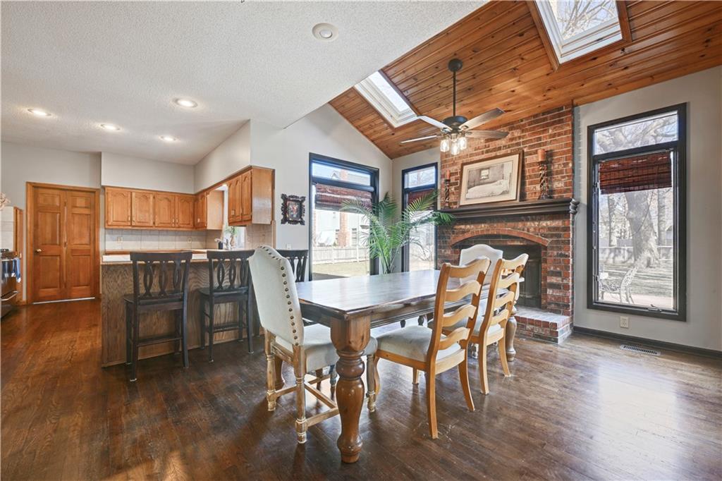 12905 Delmar Street Leawood, KS 66209 - Photo 14 of 36