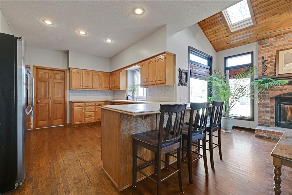 12905 Delmar Street Leawood, KS 66209 - Photo 17 of 36