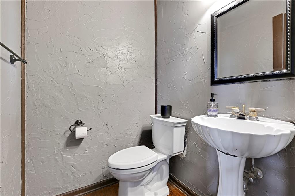 12905 Delmar Street Leawood, KS 66209 - Photo 21 of 36