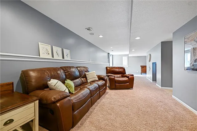 $435,000 | 613 East Skylark Street, Gardner, KS 66030