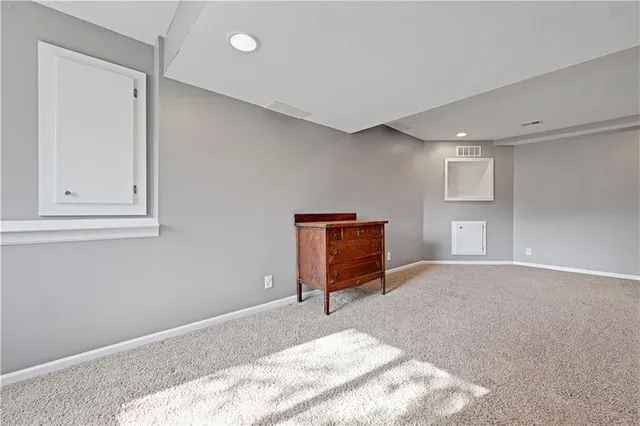 $435,000 | 613 East Skylark Street, Gardner, KS 66030