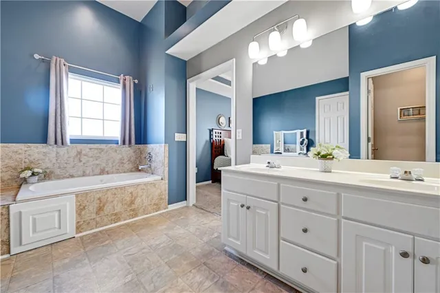 $439,000 | 613 East Skylark Street, Gardner, KS 66030