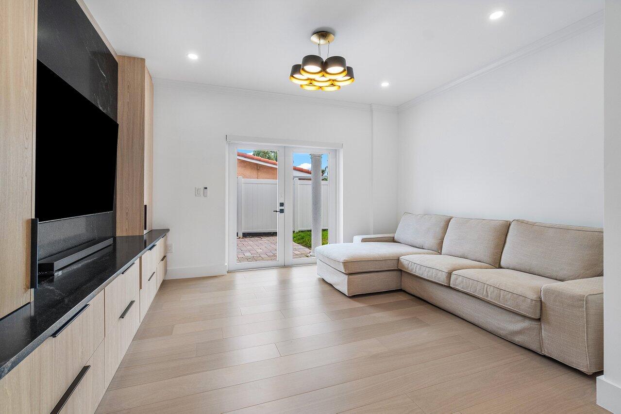 1366 Southwest 4th Court Boca Raton, FL 33432 - Photo 19 of 43 019-1366Southwest4thCourt-BocaRaton-FL-3