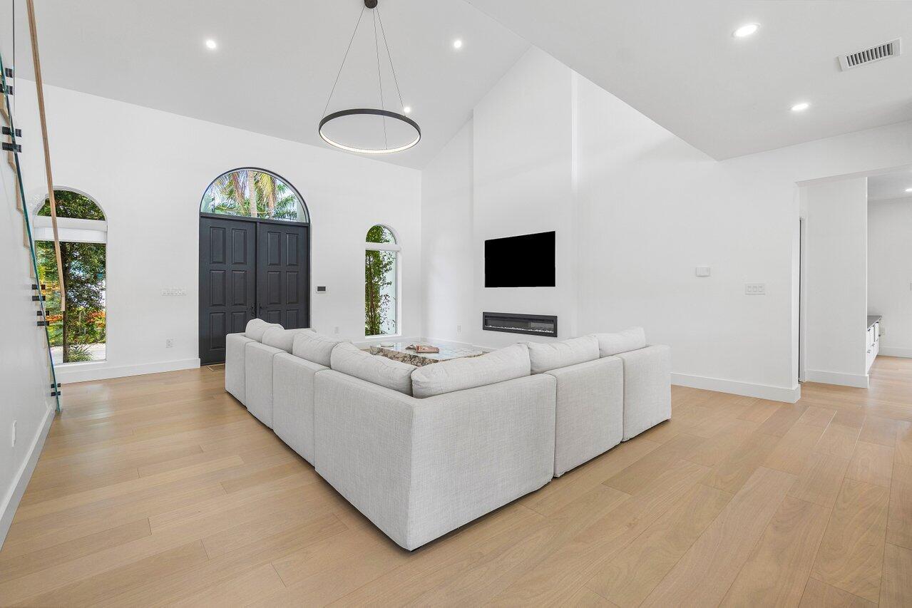 1366 Southwest 4th Court Boca Raton, FL 33432 - Photo 7 of 43 007-1366Southwest4thCourt-BocaRaton-FL-3