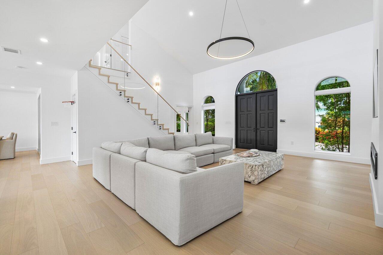 1366 Southwest 4th Court Boca Raton, FL 33432 - Photo 9 of 43 009-1366Southwest4thCourt-BocaRaton-FL-3