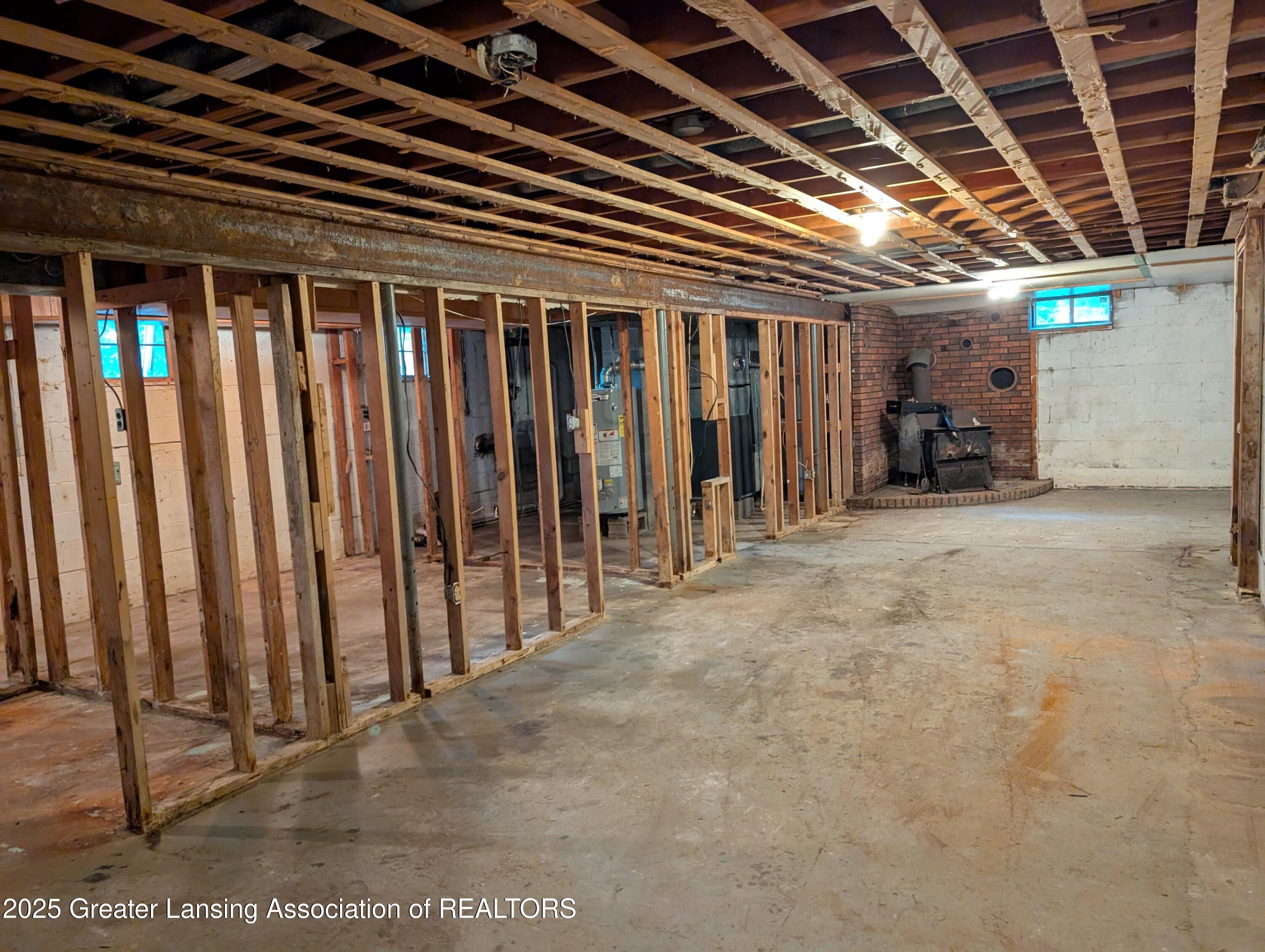 8876 East State Road Haslett, MI 48840 - Photo 14 of 17 PXL_20250924_180338108