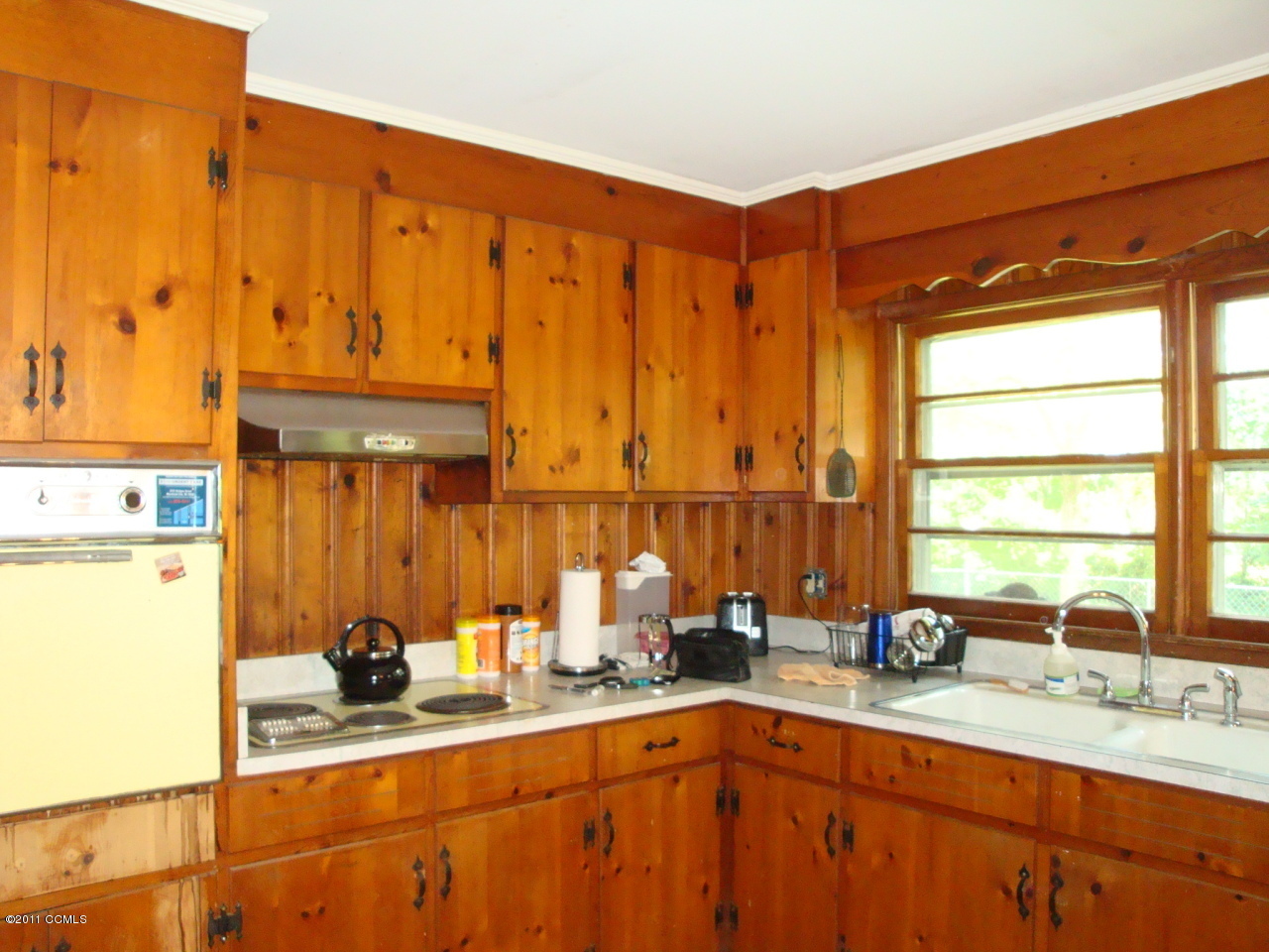 4405 Country Club Road Morehead City, NC 28557 - Photo 2 of 10 Kitchen