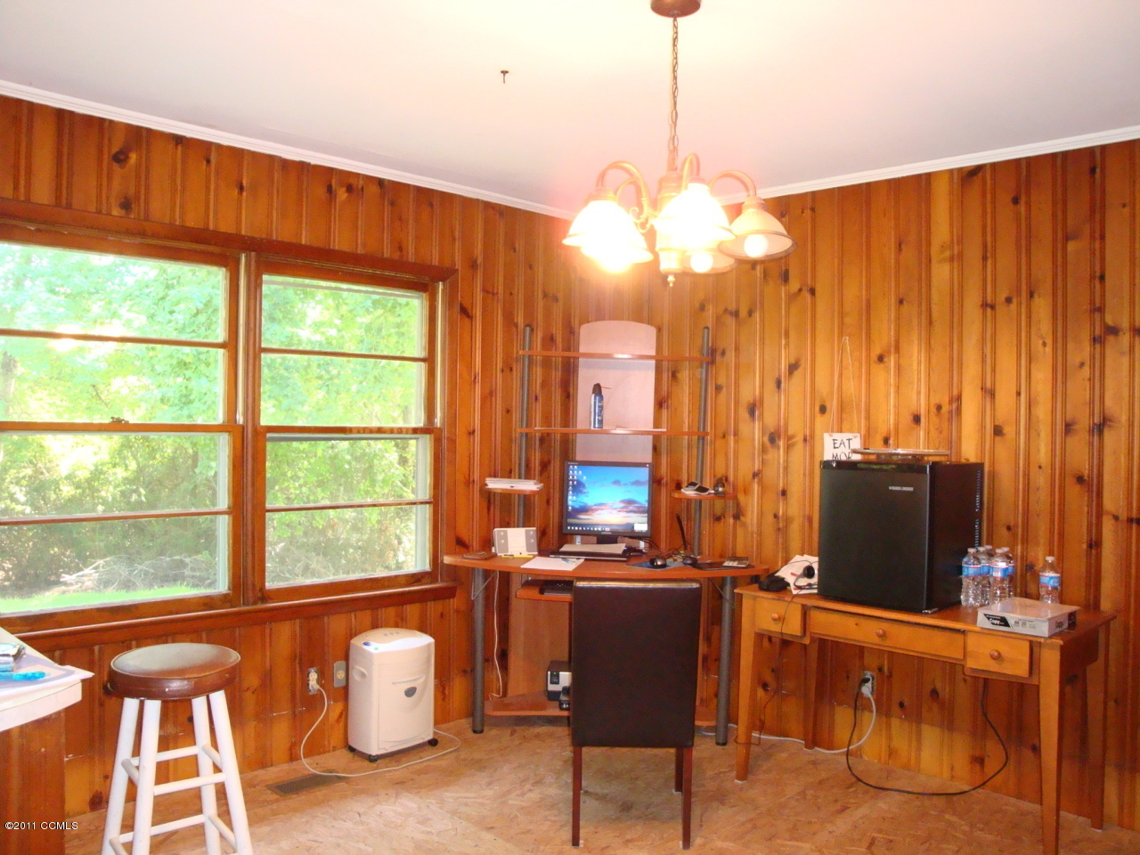 4405 Country Club Road Morehead City, NC 28557 - Photo 3 of 10 Dining Area
