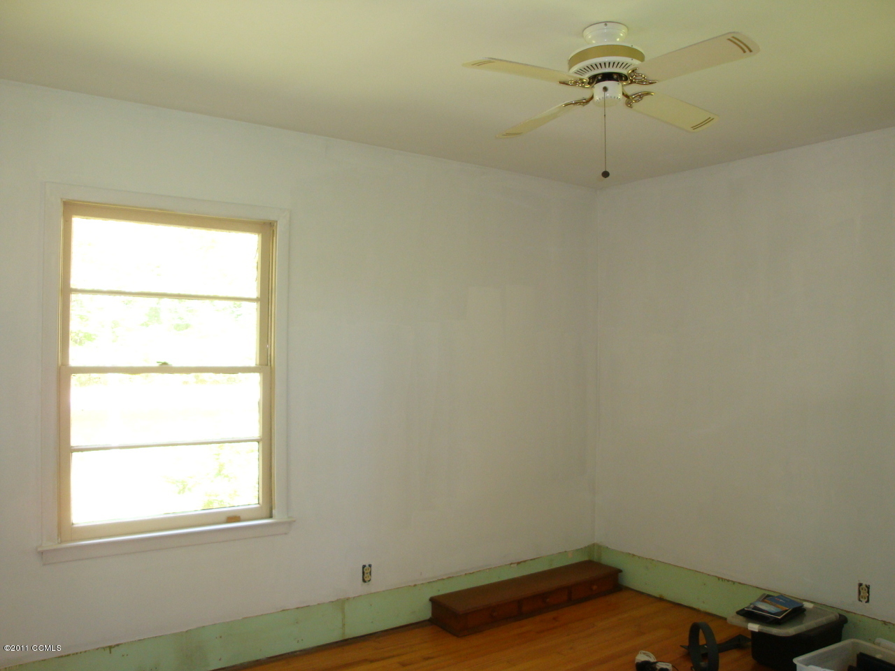 4405 Country Club Road Morehead City, NC 28557 - Photo 8 of 10 Second Bedroom