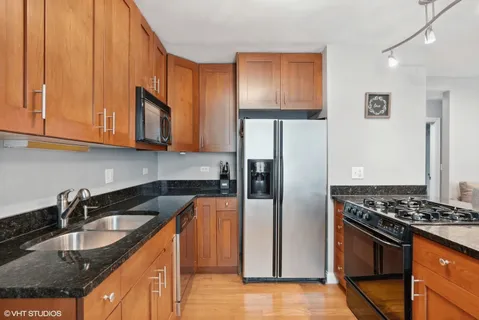 $220,000 | 2307 West Haddon Avenue, Unit A, Chicago, IL 60622