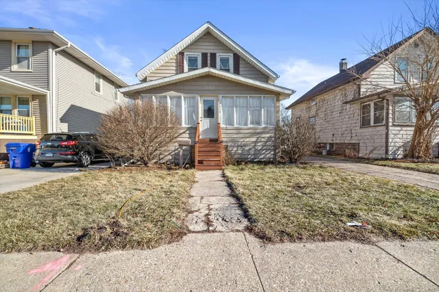 $200,000 | 7313 38th Avenue, Kenosha, WI 53142