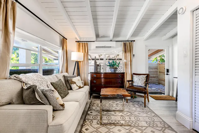 $3,100 | 609 South Arnold Avenue, Lantana, FL 33462