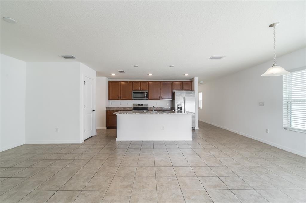 11220 Gold Compass Street Gibsonton, FL 33534 - Photo 4 of 17