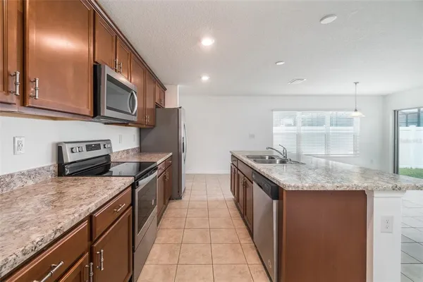 $2,400 | 11220 Gold Compass Street, Gibsonton, FL 33534