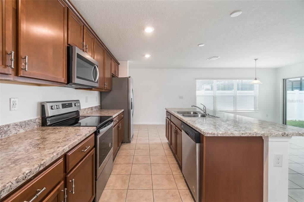 11220 Gold Compass Street Gibsonton, FL 33534 - Photo 7 of 17